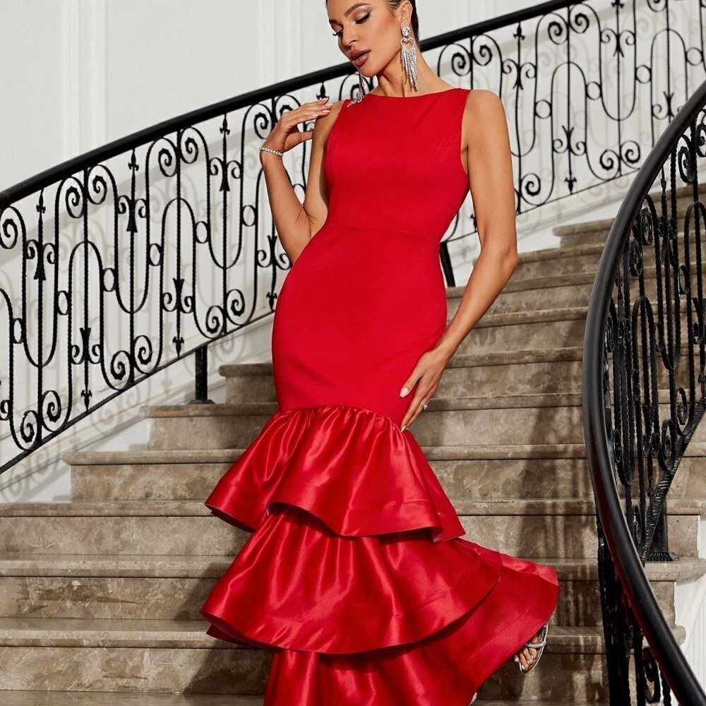 Red Preppy Womens Evening Dress With Tiered Hem And Patchwork Fabric - Picture 4 of 5